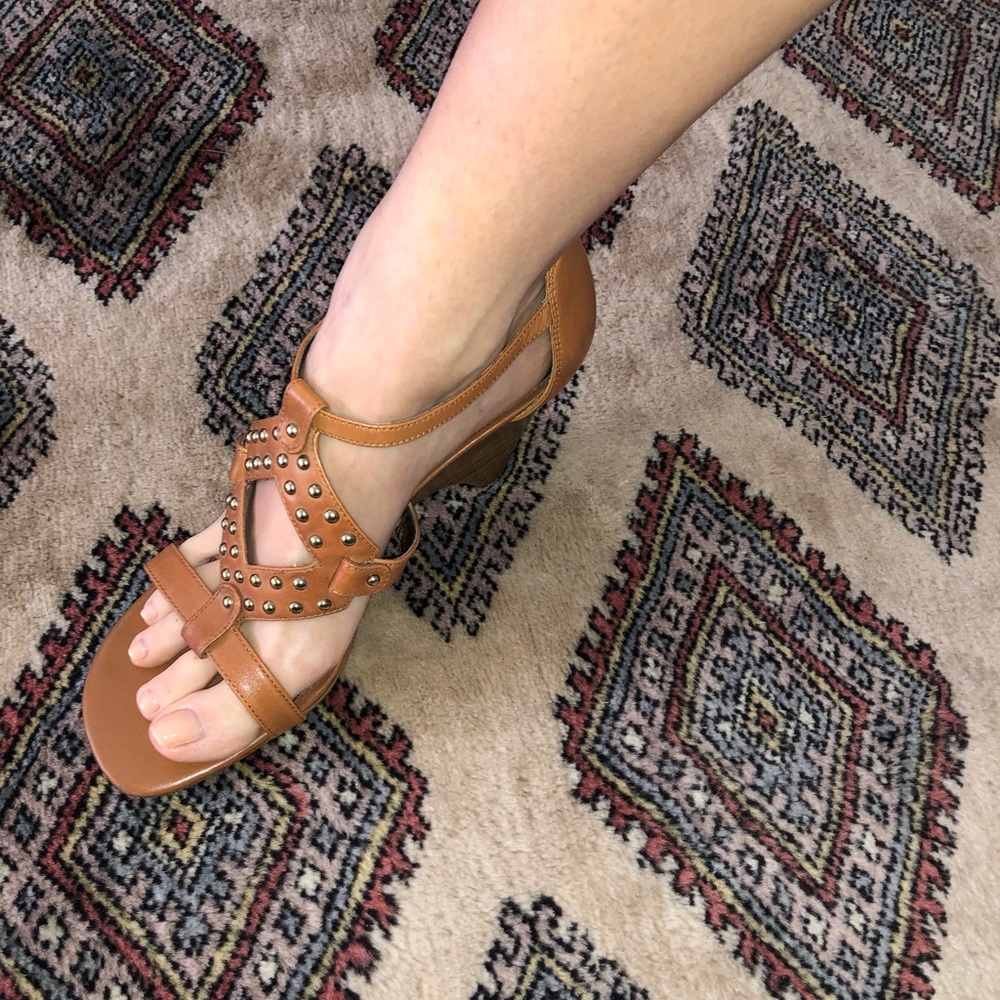 Leather Anne Klein Sandal Heels, size 8.5 - Picture 3 of 3